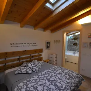 il-noce-alla-finestra.it-lombardy.com/